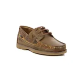 Zapato náutico de cuero marrón, con cordones marrones y suela de goma. Presenta detalles en cuero de tono más claro y costuras visibles en contraste. Incluye un logo bordado de un ave en el lateral.