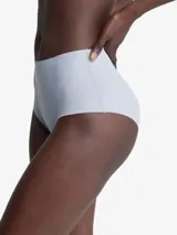 Bombacha hipster de cintura alta color celeste, con logo de Calvin Klein en la parte superior.