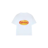 Remera blanca de manga corta oversize con cuello redondo y estampa ovalada frontal con efecto desgastado en tonos amarillo y rojo.