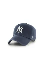 Gorra de béisbol marca '47, modelo Clean Up, color azul marino con el logo de los New York Yankees bordado en blanco en el frente. Presenta un diseño de seis paneles con corona relajada, visera curva y cierre ajustable en la parte posterior.