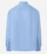 Camisa de corte relajado confeccionada en cambraia de lino puro. Presenta cuello inglés, cierre frontal con botones y mangas largas.