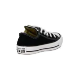 Championes Converse Chuck Taylor All Star de lona color negro con suela blanca y puntera de goma.