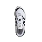 Championes urbanos Adidas modelo ZX 1K Boost, con diseño bicolor en blanco y negro. Presentan una parte superior de malla transpirable con las icónicas tres bandas laterales, refuerzo en el talón y suela con tecnología Boost para mayor amortiguación.