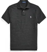 Remera polo de algodón color rosado, corte Custom Slim Fit, manga corta y cuello con botones. Cuenta con el logo bordado en el pecho.