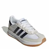 Championes Adidas Run 72S 2.0 de estilo urbano, con parte superior de tela blanca y refuerzos de gamuza en tono beige. Presenta las tres tiras laterales en color negro, talón negro y mediasuela blanca con tecnología Cloudfoam, finalizando en una suela de goma color caramelo.