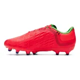 Championes de fútbol Under Armour Magnetico Pro 3, modelo W CLN MG PR3.0FG EIS, de color rojo con detalles en verde brillante en el talón y el interior del cuello. Incorpora tecnología UA Clone en la capellada superior para un ajuste personalizado y suela con tapones para césped natural.