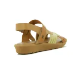 Sandalias planas para mujer confeccionadas en cuero, con diseño de tiras cruzadas en tonos marrones y tostados, suela baja y ajuste con velcro en el talón.