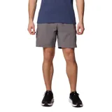 Short cargo Columbia modelo Mountaindale, color gris, con bolsillos laterales de seguridad con cremallera, cintura elástica y cinturón integrado. Confeccionado en tejido técnico con tecnología Omni-Shield repelente al agua y manchas.