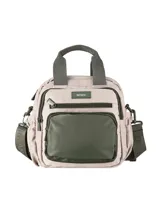 Kit de mochila y lunchera térmicas color negro, marca Terrano. La mochila cuenta con un amplio compartimento principal, bolsillo frontal, bolsillos laterales de red elástica y correas ajustables y acolchadas. La lunchera tiene interior térmico, bolsillo frontal con cierre, correa regulable y manija superior.