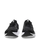 Championes Puma Softride Mayve 2 de mujer, en color negro con suela blanca. Diseño con capellada de tejido knit transpirable, detalles sintéticos, cordones tono sobre tono, logo de la marca en la lengüeta y el icónico felino plateado en el lateral.