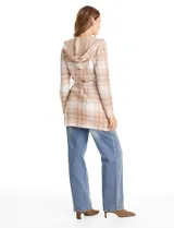 Cardigan de tejido de punto con estampado a cuadros, diseño con capucha, bolsillos frontales y lazo de ajuste en la cintura.