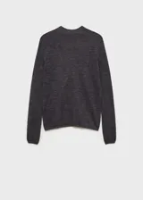 Jersey de punto fino con cuello perkins y manga larga, de diseño entallado.