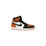 Championes Air Jordan 1 Retro High OG modelo Shattered Backboard, con diseño en color negro, blanco y naranja, confeccionados en cuero.