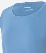 Remera deportiva de microfibra texturizada color marrón, con mangas cortas y recortes en los laterales.