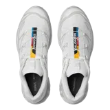 Championes Salomon modelo XT-6 de color negro, diseñados para trail running y uso urbano, con sistema de ajuste rápido Quicklace y suela con gran tracción.