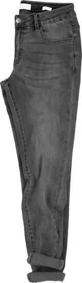 Pantalón de jean gris oscuro, corte skinny, tiro medio y terminación arremangada.