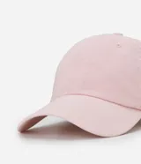 Gorra de visera curva de algodón color marrón, sin estampado, con ojales bordados y cierre posterior tipo strapback ajustable.