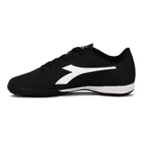 Championes de fútbol Diadora Striker Md Teen, color negro con detalles en blanco.