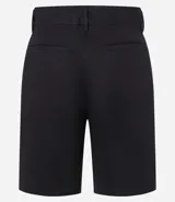 Bermuda básica masculina confeccionada en sarga de algodón, de corte recto con trabillas en la cintura, bolsillos y cierre frontal con botón y cremallera.