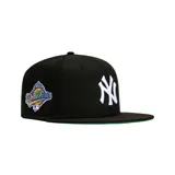 Gorra New Era 59FIFTY de béisbol, color negro con logo de los New York Yankees bordado en blanco al frente y parche conmemorativo del campeonato World Series 1996 en el lateral.