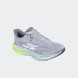 Championes de running Skechers Aero Spark para hombre, color gris con detalles en blanco y suela con degradado de amarillo neón a verde menta. Presentan tecnología HYPER BURST ICE™ y placa H con infusión de carbono.