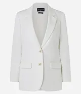 Blazer regular marrón con solapas, cierre de dos botones, bolsillos delanteros con solapa y forro interior.