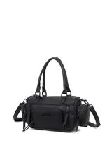 Cartera tipo bolso de mano marca Trendy, color negro, con diseño cilíndrico, múltiples bolsillos frontales y laterales con cierre, doble asa superior y correa ajustable extraíble.