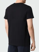 Remera de cuello redondo y manga corta marca Boss, confeccionada en algodón, con logo de la marca bordado en el pecho.