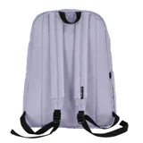 Mochila negra de estilo clásico con compartimento principal amplio, bolsillo frontal con cierre y bolsillos laterales. Incluye división interna para notebook.