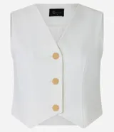 Chaleco slim color marrón, confeccionado en crepé, con escote en V y abotonado frontal.