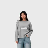 Buzo gris de manga larga con diseño liso y estampado frontal de la marca Venefo, corte holgado.