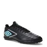 Championes de fútbol Umbro Legacy TF, color negro con detalles en turquesa y gris. Diseño con textura geométrica en el empeine, cierre con cordones y suela con tapones bajos ideal para césped sintético.