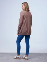 Cardigan gris de tejido de hilado fino, marca Workshop, con bolsillos delanteros.