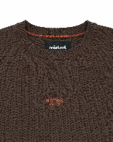 Sweater de algodón con cuello redondo y ajuste relajado. Presenta un diseño minimalista en color gris oscuro con el logo de la marca bordado en relieve en el centro del pecho.