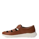 Sandalias de cuero color marrón con diseño calado en la parte superior, cierre de velcro lateral y suela de goma blanca.