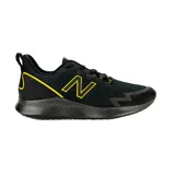 Championes New Balance Ryval de hombre, color negro con detalles en amarillo.