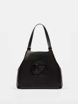 Bolso de hombro azul marino de cuero graneado con logo grabado en el centro.