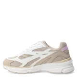 Championes urbanos color beige, con suela chunky y cordones.