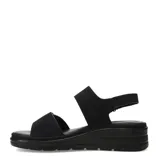 Sandalias de plataforma baja para mujer, color negro, con tiras anchas cruzadas y detalles metálicos plateados. Cierre ajustable con velcro.