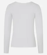 Blusa de pijama con mangas largas, confeccionada en Rib de poliéster con elastano. Prenda posee cuello redondo con botones abajo del cuello además de textura acanalada en todo el tejido.