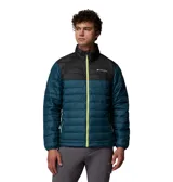 Campera puffer Columbia modelo Powder Lite II, con diseño bicolor en azul y negro. Cuenta con cierre frontal en color verde lima, cuello alto con protección de barbilla, bolsillos laterales con cierre y puños elásticos.