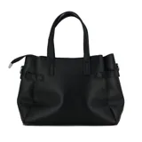 Cartera azul con textura símil cuero, doble asa corta y correa larga desmontable. Tiene una tira horizontal con hebilla decorativa.