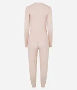 Pantalón de pijama tipo jogger confeccionado en viscolycra, con cintura elástica, cordón de ajuste y botamangas ajustadas. Presenta un estampado de perritos sobre una base de color rosado claro.