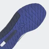 Championes de entrenamiento Adidas Everyset color azul marino con las icónicas tres tiras laterales en blanco. Presentan una mediasuela de doble densidad para mayor estabilidad y una suela de caucho con agarre multidireccional.