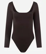 Body de manga larga Blue Steel confeccionado en microfibra de poliamida y elastano. Presenta un diseño ajustado al cuerpo con escote cuadrado y cierre inferior mediante botones de presión.