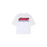 Remera blanca oversize de manga corta, con estampa gráfica en la espalda con el logo y texto en tonos rojos y azules.