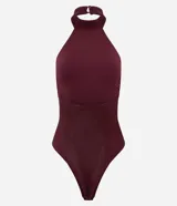 Body de mujer con diseño halter, confeccionado en tejido rib acanalado con acabado brillante. Presenta cuello alto con cierre posterior, corte ajustado al cuerpo y diseño sin mangas.