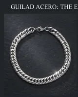 Pulsera de eslabones tipo cubana fabricada en acero inoxidable con acabado pulido.