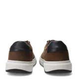 Championes urbanos Freeway modelo Soul, confeccionados en nobuk color marrón. Presentan cordones al tono, suela de goma blanca con base negra y detalle de marca grabado en el lateral.