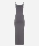Vestido largo de algodón gris, con escote en U, breteles finos y abertura lateral en la falda.